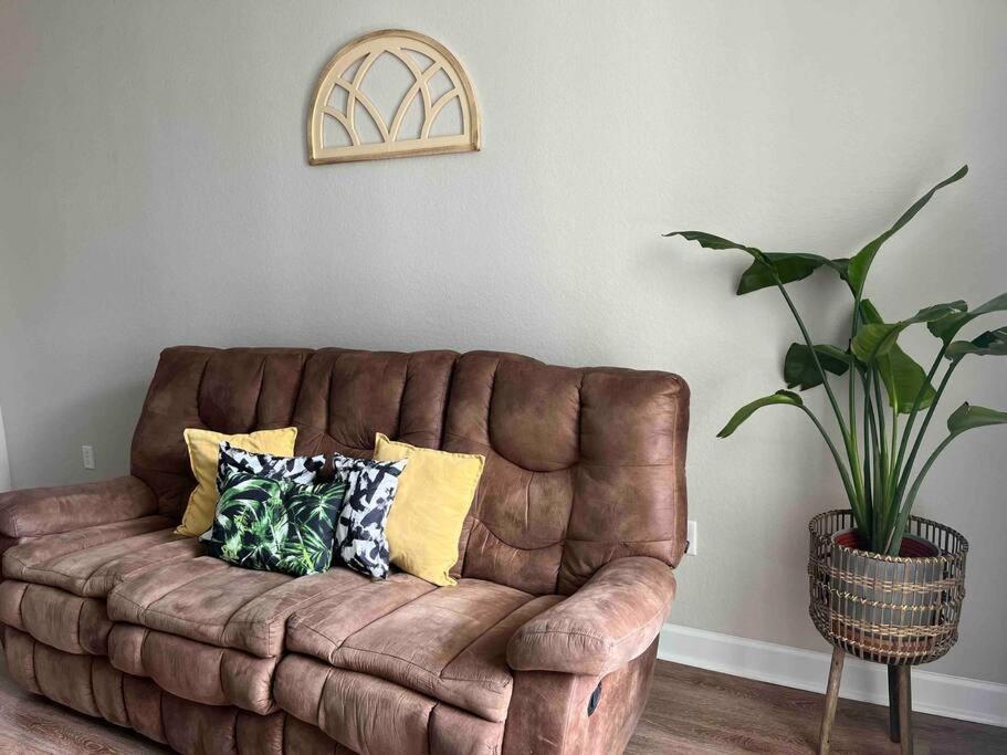 Blooming Journey In Tampa Bay! Apartment Bagian luar foto