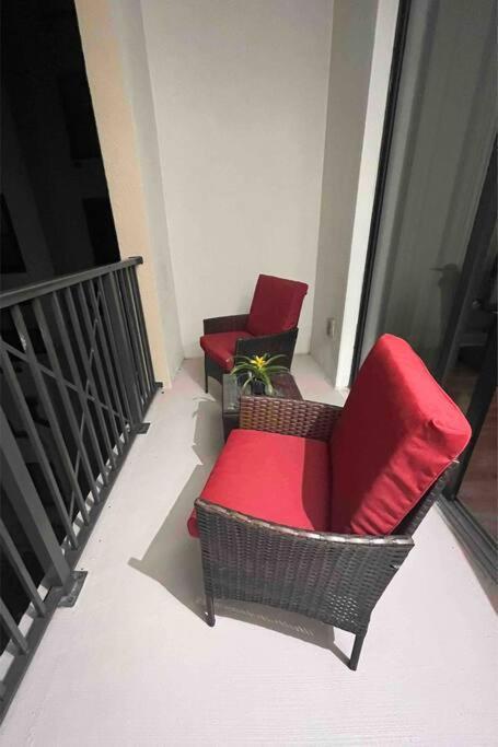 Blooming Journey In Tampa Bay! Apartment Bagian luar foto